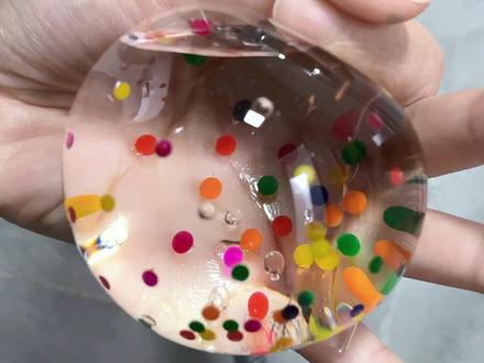 纳米胶里放海洋宝宝,做出的水球会是什么样的!#手工 #捏捏乐 #解压 #胶带球 #自制捏捏