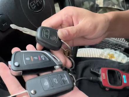 比亚迪F0 遥控器匹配方法。比亚迪遥控器#成林汽车钥匙 #同城开锁换锁配汽车钥匙 #汽车钥匙电池怎么换