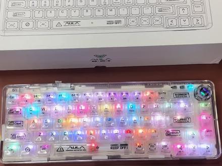 狼蛛F68三模机械键盘赛事级 透光键位 可以下载驱动编程
