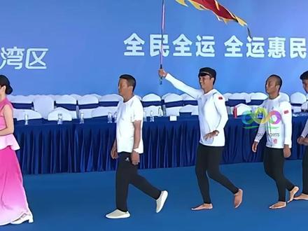 十五运会群众比赛 贵州首金诞生 贵州队勇夺全运会龙舟项目混合组 500 米金牌。队员们的每一次划桨,都划出贵州速度与激情!#全运会 #十五运会 #龙舟