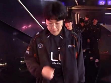 辛苦了#Zeus #宙斯 #hle