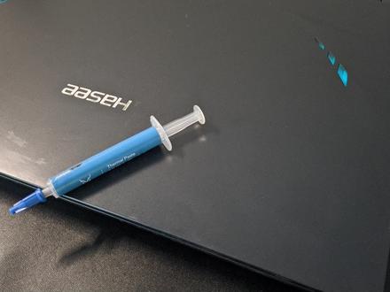 神舟战神z7T-TA5NS 2021清灰换硅脂拆机教程 此拆机教程以仔细与清晰易懂的角度拍摄给拆机小白,一起按步骤来提升电脑性能!关注我,告诉我你的笔电型号, 我来帮你让他重获新生。主页有笔记本电脑/台式机拆机教学、测评、知识分享的合集。关注我,告诉我们想要了解电脑性能提升的问题。
【酷寒怪兽Kooling Monster】
我们的愿景是让每个人都能有最舒适的电脑体验。我们希望在DIY电脑维修技能的普及下,让每个人都能以极低的成本实现电脑性能的大幅提升。
【声明】
该视频仅提供资讯分享,不会赔偿任何因操作所导致的损害
#导热硅脂 #清灰换硅脂 #拆机视频 #笔记本清灰