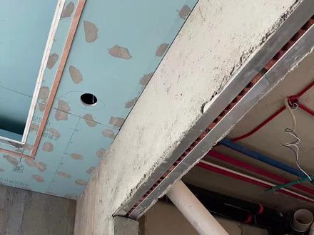 「紫御四季」施工小细节:门头过梁采用国标镀锌50角钢环抱工艺,比市面