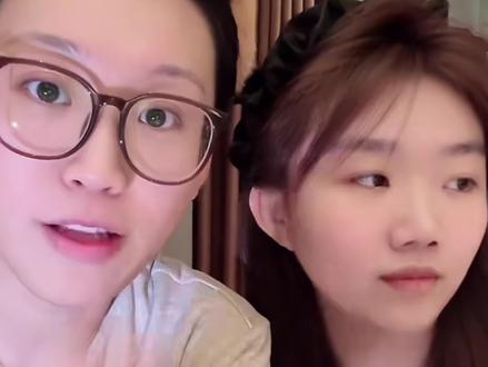 酥酥讲述匆匆那年粉丝群事件爆笑来袭@亿口酥 @东北一口酥 @匆匆那年(就吃就喝) #亿口酥 #亿口酥切片 #亿口酥直播录屏