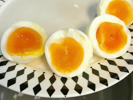 原来煮鸡蛋也有这么多技巧,一口气吃了4个,根本吃不够#跟着蛋神煮鸡蛋 #鸡蛋的神仙吃法 #美食 #强烈推荐 #分享生活小技巧