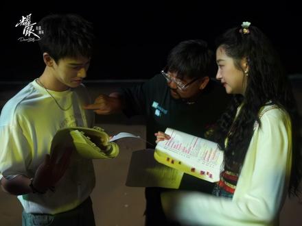 #耀眼 人在害羞的时候就会出现好多小动作💗 #关晓彤 #李昀锐 #晴也 #邢武