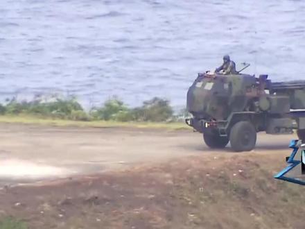 台军“海马斯”首次实弹射击,期间掉了两次链子#东南军情 #台湾 #海马斯