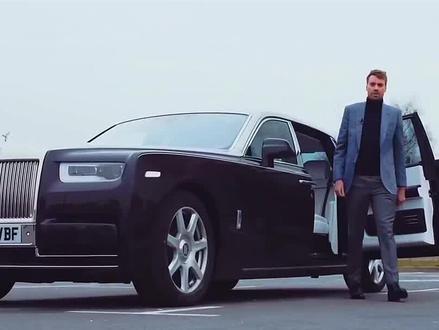 劳斯莱斯车上唯一的中国制造 你知道它是谁吗#劳斯莱斯 #劳斯莱斯雨伞 #高档大气上档次 #抖音汽车人共创计划 #值得信赖的品质