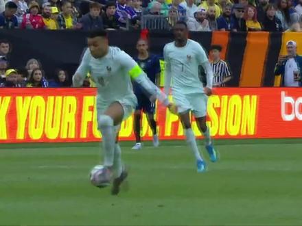 巴西不敌法国?姆巴佩状态火热
#巴西 #法国 #足球 #姆巴佩