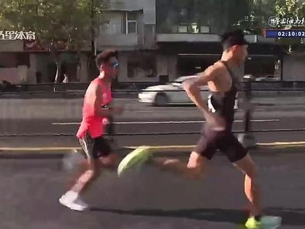 #上海马拉松 #吴向东 与#贾俄仁加 的第二次巅峰对决,第二次拉爆贾俄仁加。#比赛现场 #体育精神 @DOU+小助手