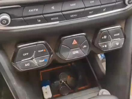 传祺GS4中控屏幕反复重启,盘他!~#汽车改装升级 #原创 #汽车