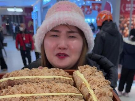 浦江的人吃面包蛋糕这么开心9.9这么大一个!#甜品 #烘培 #蛋糕烘焙 #传统糕点 #糕点