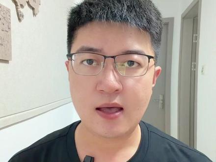 全球埃博拉疫情升级最高预警,已有204人死亡,无疫苗无特效药!跨境流动带来输入风险,初期症状酷似感冒极易误诊。日常接触暗藏隐患,做好手部、接触防护至关重要,普通人一定要提高警惕、提前防范。#埃博拉 #刚果金 #疫情 #疾控 #防护