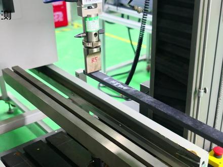 悬臂梁刚度试验 #武测力学实验室