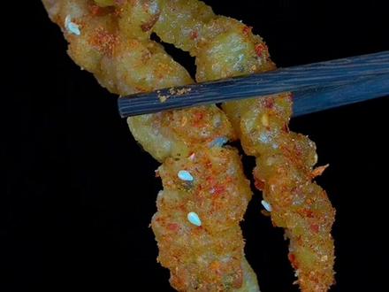 炸小酥肉切记不要放鸡蛋,这样炸出来不仅不脆,还容易回软!