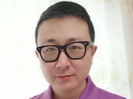 "烤鸡少年"特实在 刷屏金句直戳人心! "烤鸡少年"说:“男人可以没有爱情,但绝对不能没有事业”等,随便说出来的话都是金句#深圳16岁少年回应卖烤鸡日入过万 #少年烧鸡店老板回应爆火 #烤鸡少年 #深圳 #文峰说