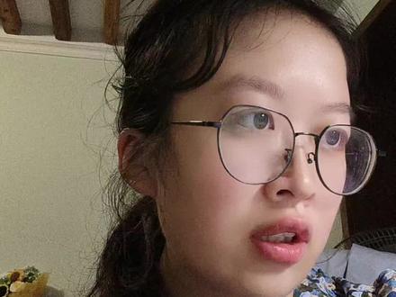 最近看好多人迷惑说我的华为手表情绪健康检测,为什么会不准确?
然后以上是我基于这一些做的一些总结
1.未正确规范佩戴手表或在剧烈运动后会影响情绪健康检测结果的准确性,请您将手表正面向上,佩戴在腕骨靠后一点,避开腕骨,舒适服帖佩戴,尽量避免在运动后使用情绪健康检测。2.使用精神类、麻醉类药物或摄入过量咖啡、饮酒会使人的自主神经活动变化,影响情绪健康检测结果准确性,请您尽量不要在以上场景下进行情绪健康检测。
另外就是关于压力校准,你可以点开华为运动健康
找到压力或者说情绪健康这一栏
在底下会有一个压力校准
把它点开
去填写他相对应的信息。
就可以去解决了
那手表刚到家的2到3天,我们可以去做频繁的压力校,准则会越来越准确
#华为手表 #压力校准 #华为 #情绪健康