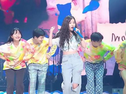 #iu 经典名场面,粉丝说:“胖什么胖”!#李知恩