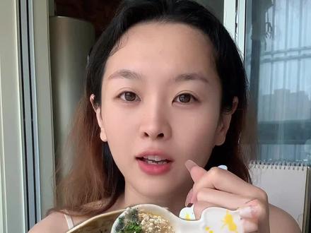 脸油,皮肤状态不好,阴雨连绵🤌小泡泡 #饮食自由与健康 #饮食养出好状态 #阴雨连绵 #皮肤状态差 #疲惫的生活