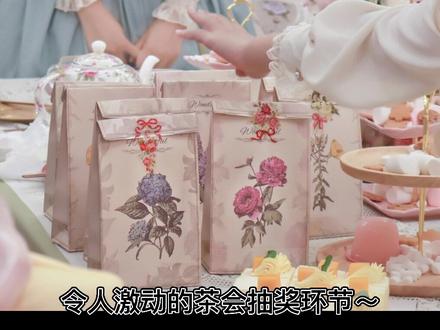 #Lolita茶会 #lo裙 第一次在家举办的小茶会圆满结束~谢谢大家的喜欢(///▽///)