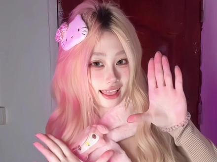 水蛭唱的bgm哦~🤓#这个手搓变装太有趣了 #手搓变装挑战 #颜色变装 #手搓粉彩风转场来了 #配音