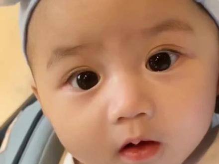 宝宝盯着你看说明他很喜欢你#育儿经验分享 #萌娃 #育婴知识 #准妈准爸 #新手爸妈