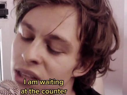 不允许你还没听过! 讲真以为第二个人是#troyesivan
#音乐 Tom’s Diner by Suzanne Vega, DNA(AnnenMayKantereit x Giant Rooks)#翻唱 #音乐推荐 #戳爷