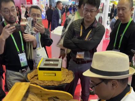 古巴国家馆雪茄大师现场制作雪茄全过程#雪茄#雪茄生活 #hifi #影音室 #私人影院