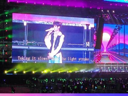 活力济宁 星空无限——群星演唱会 黄明昊 #活力济宁星空无限群星演唱会 #我为济宁点个赞 #济宁ing #济宁演唱会 #黄明昊