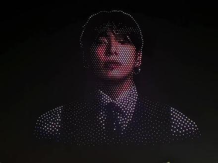 哥哥们就这样从天而降
#BTS #回归 #无人机灯光秀 #防弹少年团 #ARIRANG