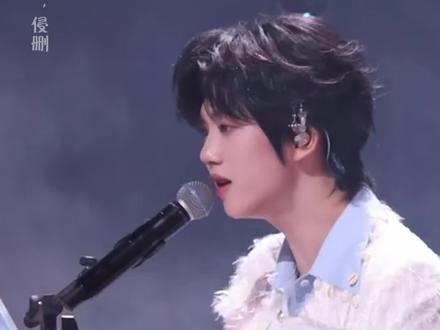 张函瑞因为舞台出现的意外和大家道歉了 #张函瑞