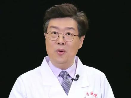 额头长痘心火旺,中医萌大叔帅徒弟一招教你去痘痘!@DR.YS