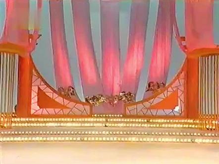 #我们怀着沉痛的心情悼念内地女演员何睛,她是中国内地唯一一位在影视剧作品中演遍四大名著的女演员,其角色塑造深入人心成为荧屏经典