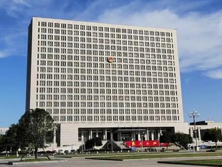 河南省人民政府办公厅发布通知,根据国务院办公厅节假日安排精神,2026年劳动节放假调休时间确定为5月1日至5月5日,共计5天,5月9日(星期六)正常上班。#河南五一放假安排 #劳动节 #放假