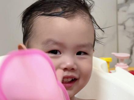 搓澡教程来了 搓澡都给你们出个教程哈哈哈哈哈#卡子哥的日常