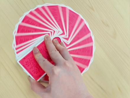 720度桌面开扇 #魔术#花切 #扑克牌