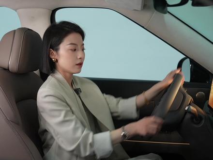 智己LS8与同级“8系”对比:千问大模型+线控底盘+后轮转向,能成为分水岭吗?#智己LS8