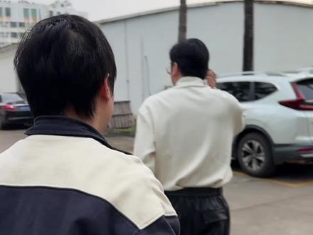 @南国阿森 等我回来,先去你家吃烤乳猪再来我家吃文昌鸡#内容启发搜索 #搭档组合