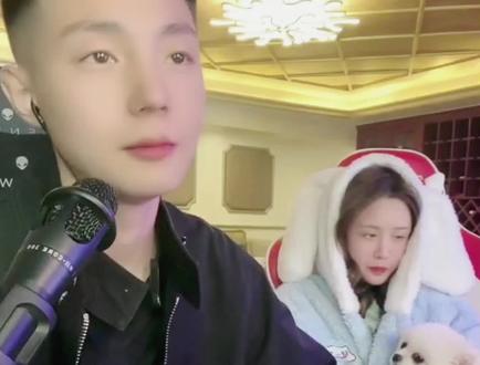 高迪:媳妇你睡觉去呗🥑#高迪 #搞笑 #今日份小可爱已上线 #宝藏男孩 #你是凭实力刷到的 #憨憨日常 #小果冻 #可爱到爆炸💥 #男孩子真是可爱的生物 #高迪大美