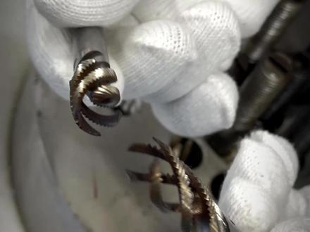 这是操机仔取断丝锥的最后一根救命稻草! #技术分享#实用工具#五金工具#机械制造@洛阳信成精密机械有限公司