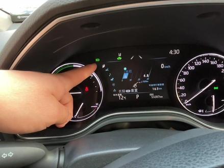 很多粉丝在评论里面问雾灯开不了,倒车灯只亮一盏。大灯该如何正确使用?今天威哥出一期视频手把手的教你。 #丰田灯光操作视频 #大灯