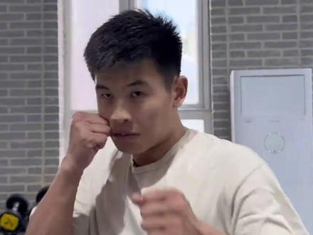 脚臭熏吐对手?这回跳进黄河都洗不清了#李江龙 #昆仑决 #抽象 #搞笑 #格斗