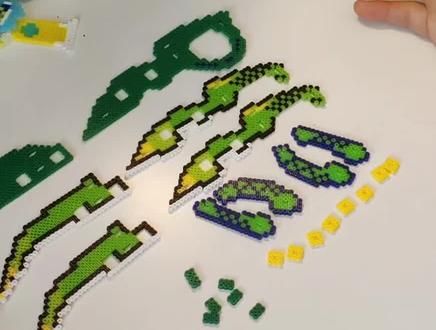 拼豆伸缩爪刀拼装教程#我染上了拼豆#爪刀