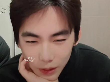 外甥对舅舅全肯定!外甥:爱舅永相随!我舅舅是我的偶像!舅舅操作最帅!我舅在哪个队我就喜欢哪个队!我舅舅比较高,比较帅气!
#电竞 #上海RNGM久酷 #kpl竞人直播切片 #2026KPL春季赛 #kpl