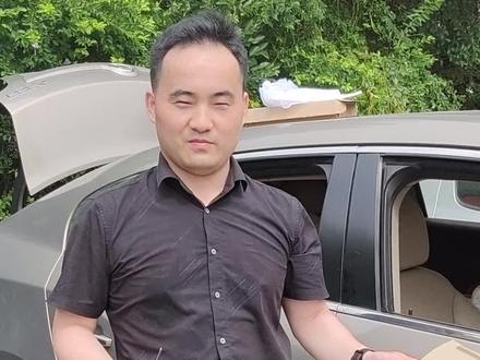 别克君越水杯架拉帘免拆扶手箱安装