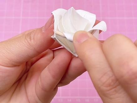 用几张A4纸做的玫瑰花弓,春日氛围感拉满 #手工diy #玫瑰花弓 #出招吧新主播