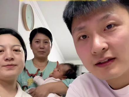 宝宝满月照不要花钱拍,自己用豆包制作,更有意义!!#宝宝 #满月照 #豆包 #生活态度正能量