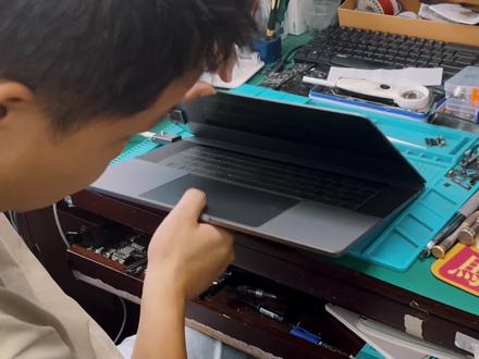 电脑屏幕偏色显示异常!这个系统自带的“隐藏修复技能”你知道吗?#电脑技巧 #笔记本电脑 #屏幕偏色 #技术分享让更多人受益 #干货分享