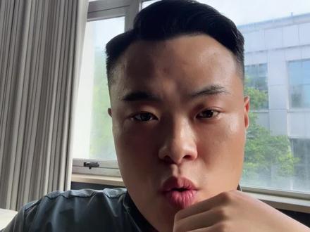 可以没朋友 没爱情,但是一定不能没钱!