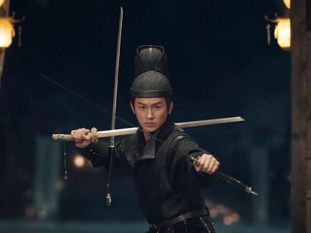 卢凌风用一场教科书实战告诉你,什么才是真正的三刀流! #武术 #唐朝诡事录 #卢凌风 #抖音精选#唐横刀